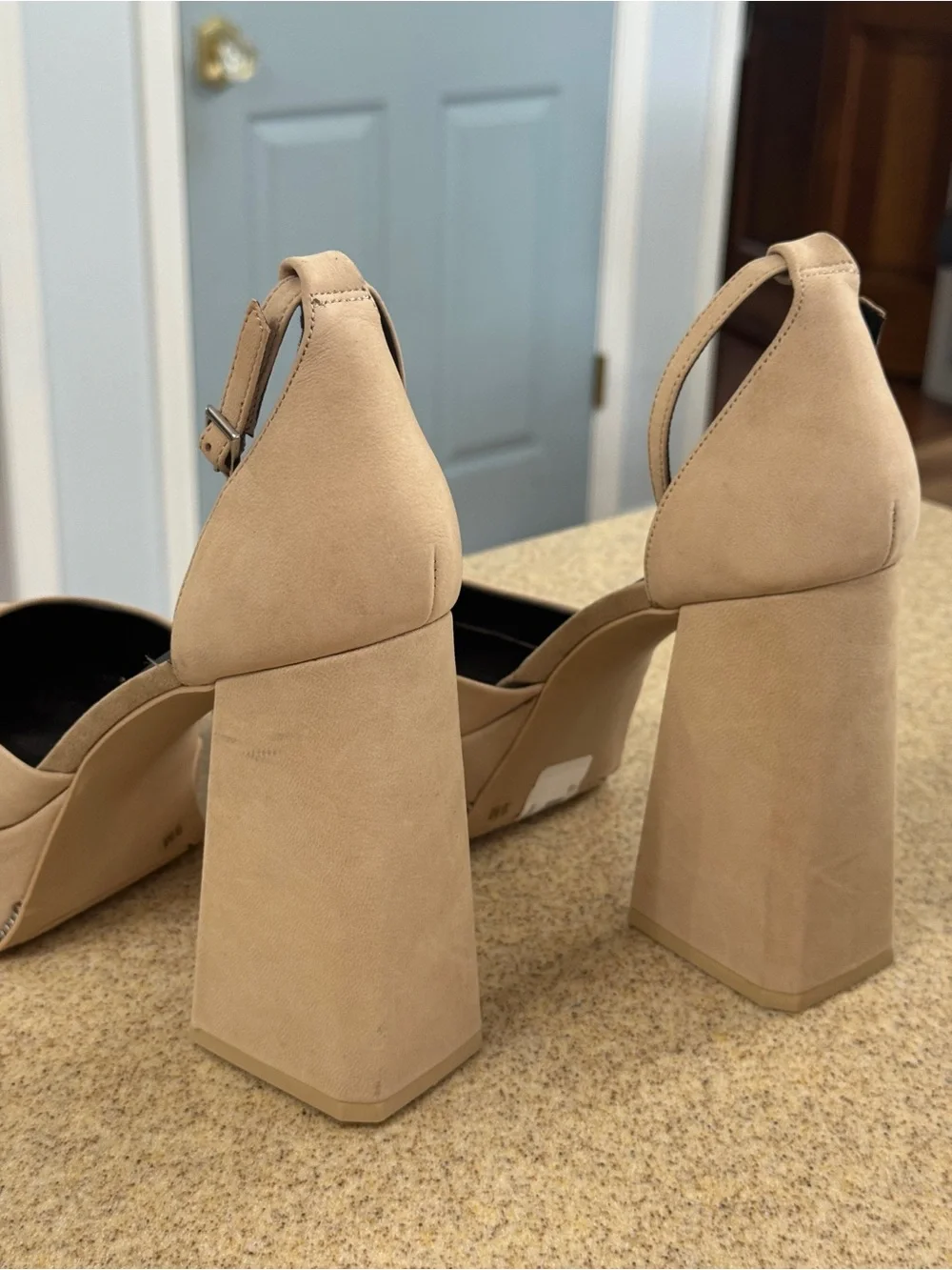 Gianni Bini Otten Spanish Sand ankle strap platform pumps 9 New Suede Fabric Zip